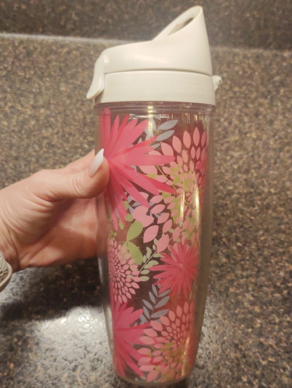 Tervis 24 oz Water Bottle With Lid, Pink Fiesta Flowers